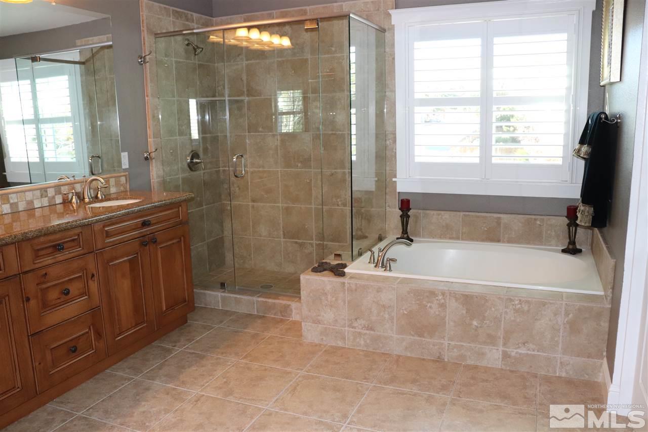 452 Calgary Drive Reno, NV 89511 - Photo 9 of 25 Photo 9