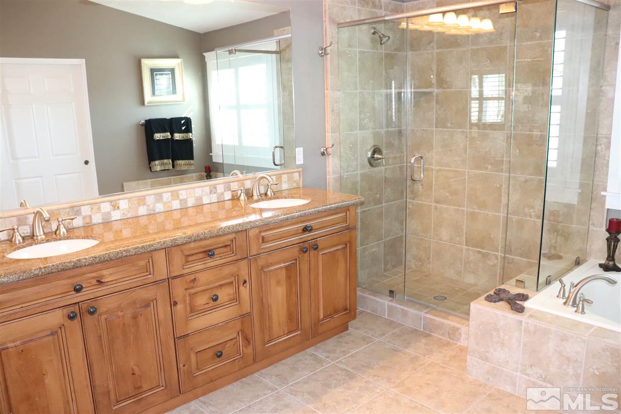 452 Calgary Drive Reno, NV 89511 - Photo 10 of 25 Photo 10