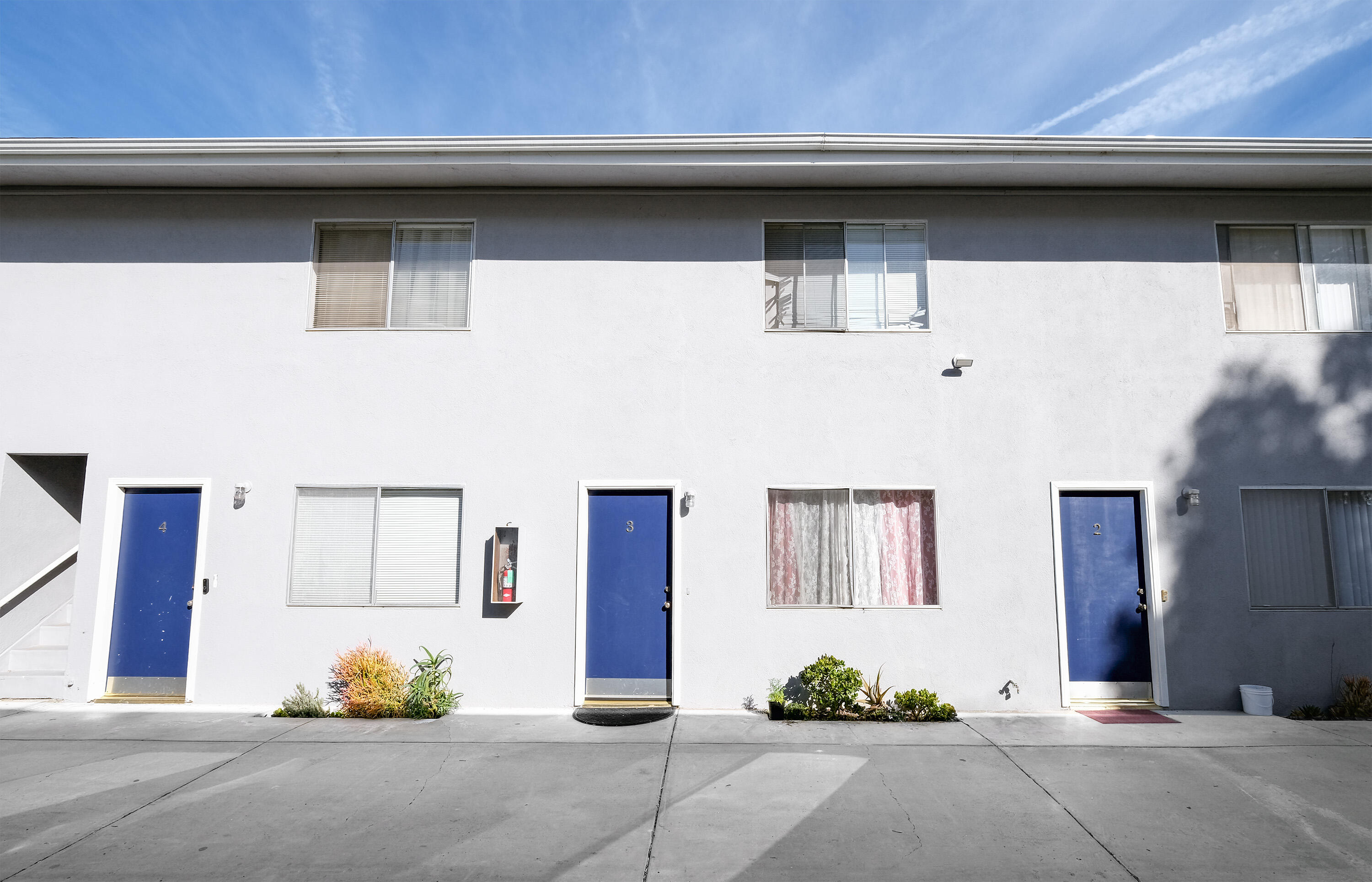 257 Mathilda Drive Goleta, CA 93117 - Photo 5 of 8 257 Mathilda Dr - exterior 4