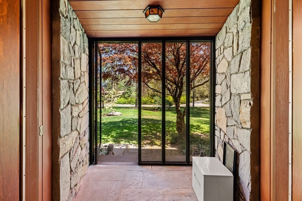 27 Huckleberry Hill Road Lincoln, MA 01773 - Photo 3 of 24