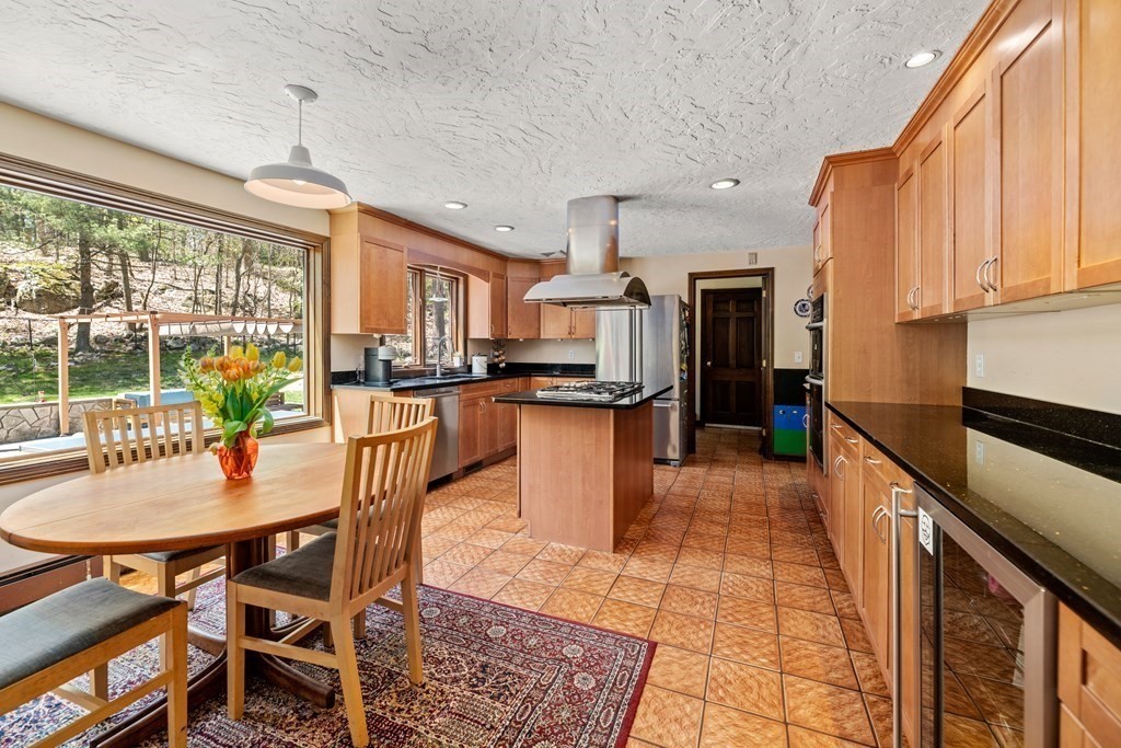 27 Huckleberry Hill Road Lincoln, MA 01773 - Photo 8 of 24