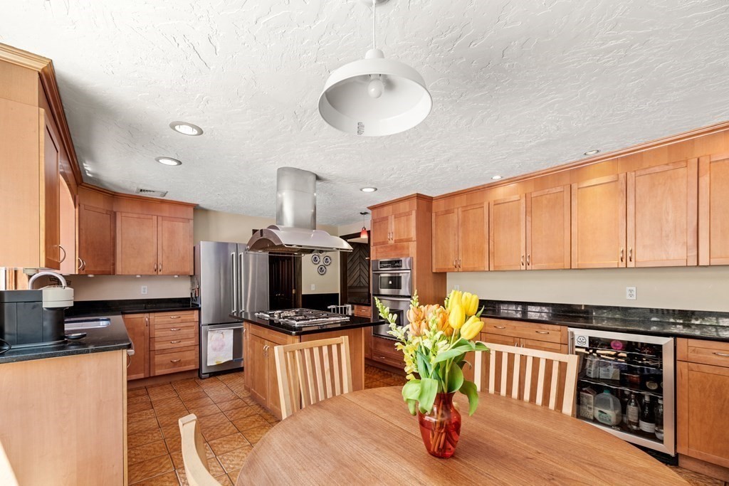 27 Huckleberry Hill Road Lincoln, MA 01773 - Photo 10 of 24