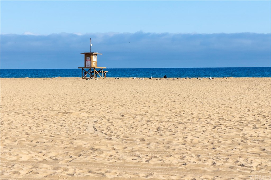 1708 West Oceanfront Newport Beach, CA 92663 - Photo 22 of 43 a view of beach and ocean