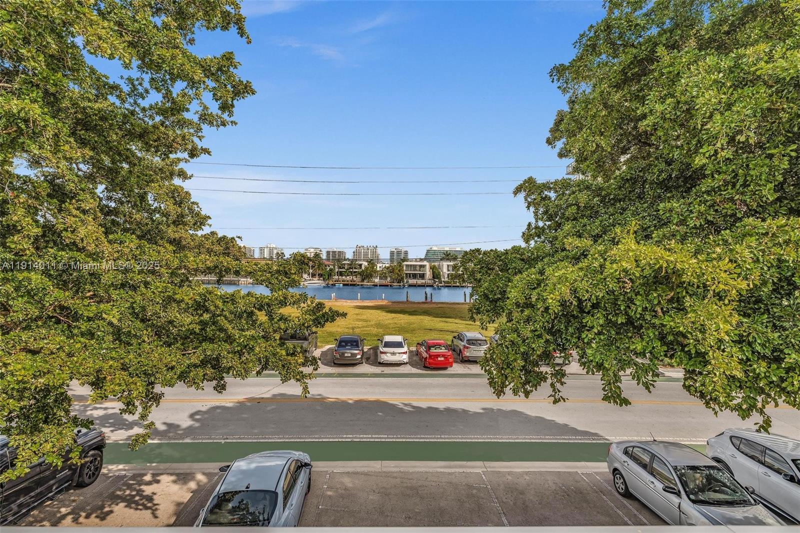 9200 East Bay Harbor Drive, Unit 2A Bay Harbor Islands, FL 33154 - Photo 45 of 45 a view of a basketball court