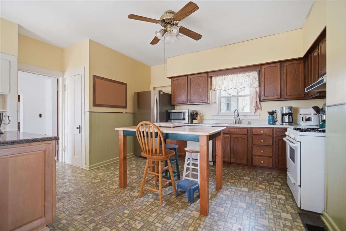 12347 North 400 East Road Stanford, IL 61774 - Photo 11 of 33