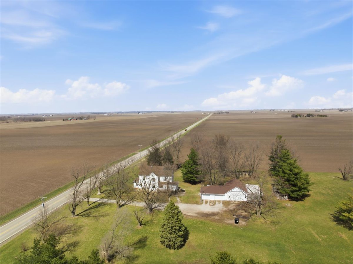 12347 North 400 East Road Stanford, IL 61774 - Photo 4 of 33