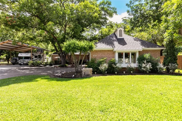 $539,900 | 711 South Harrison Street, West, TX 76691
