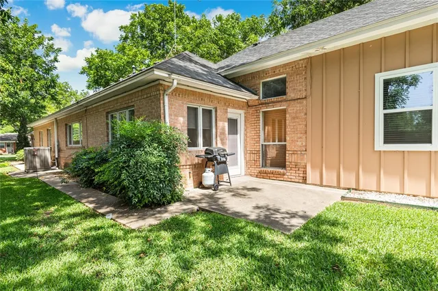 $539,900 | 711 South Harrison Street, West, TX 76691