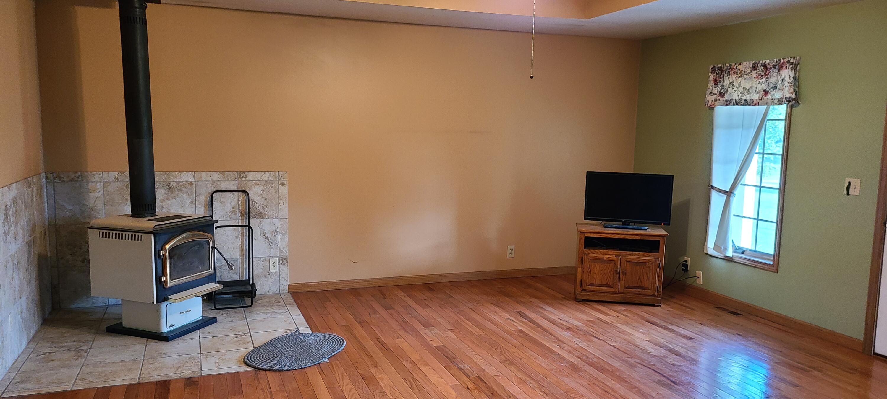 8260 South Rolland Road Blanchard, MI 49310 - Photo 11 of 25 20210922_112143