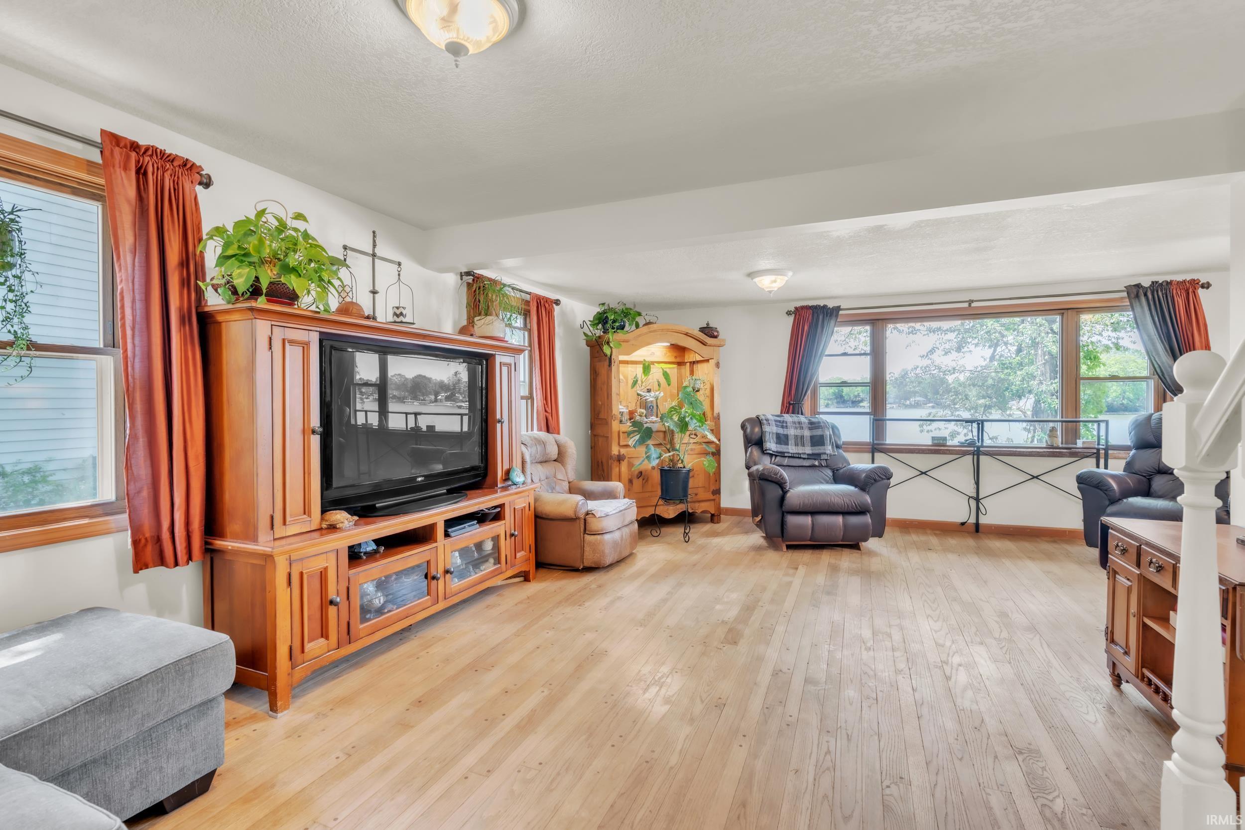 472 Spring Beach Road Rome City, IN 46784 - Photo 4 of 36