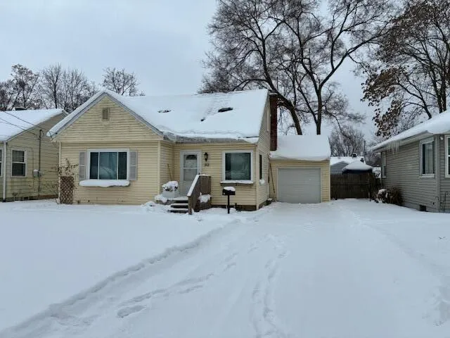 $240,000 | 912 Den Hertog Street Southwest, Wyoming, MI 49509