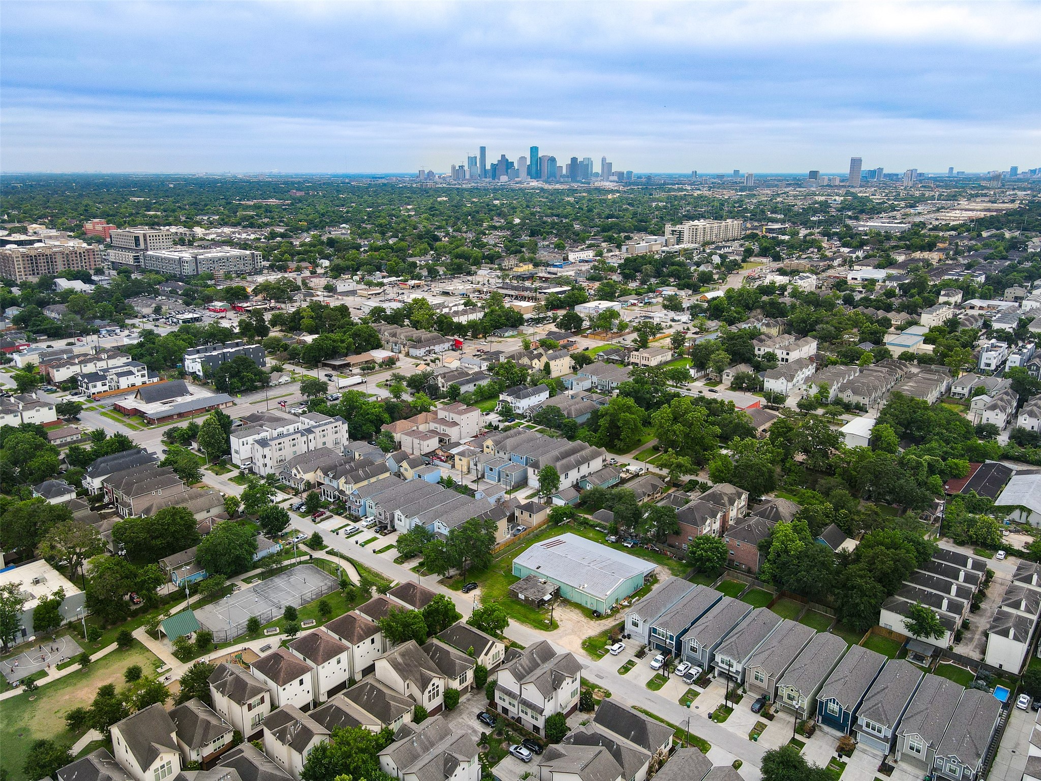 931 West 23rd Street, Unit K Houston, TX 77008 - Photo 38 of 40 Home is zoned to Sinclair Elementary School, Hamilton Middle School and Waltrip High School.