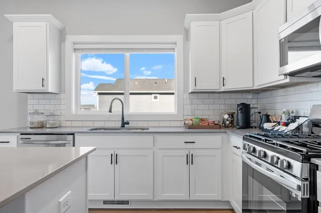 $2,725 | 11674 203rd Street West, Unit TAMARACK, Lakeville, MN 55044