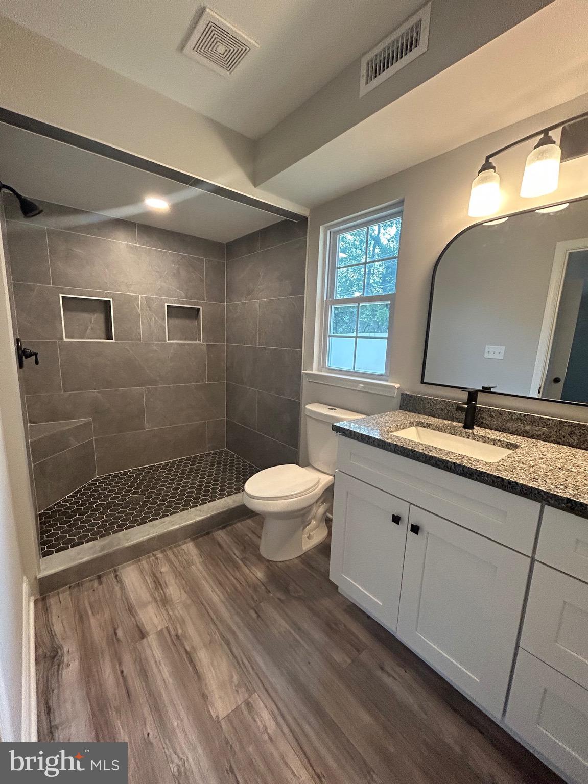 50 MacIntosh Road Levittown, PA 19056 - Photo 23 of 37 Main Bath