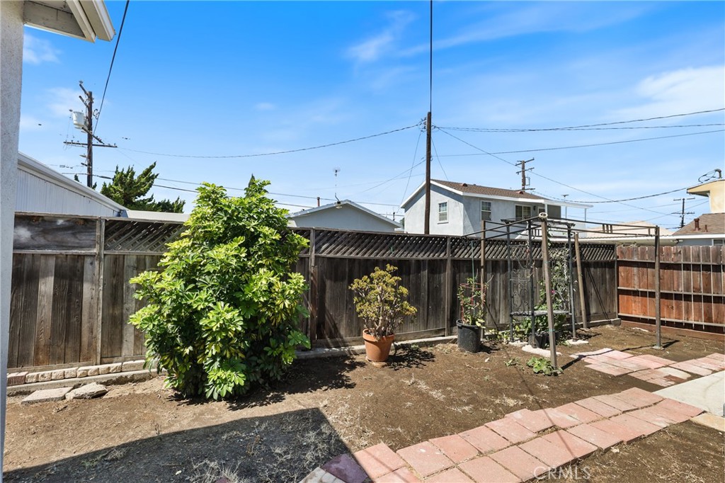 15323 Paramount Boulevard Paramount, CA 90723 - Photo 33 of 72 15329 Paramount Blvd: Home / Backyard