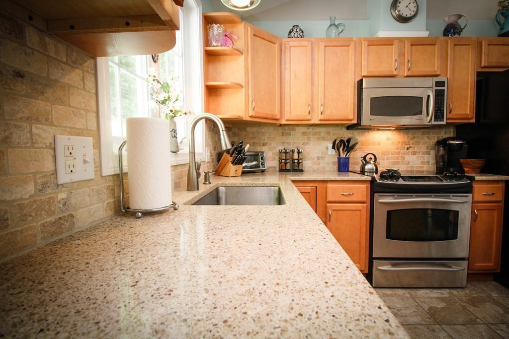 14 Sherwood Road Worcester, MA 01602 - Photo 4 of 30