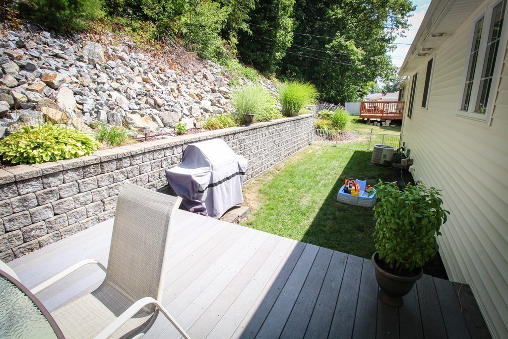 14 Sherwood Road Worcester, MA 01602 - Photo 5 of 30