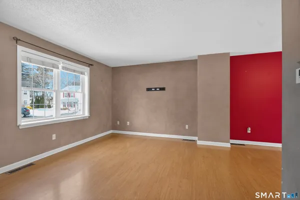 $339,900 | 230 White Oak Way, Torrington, CT 06790