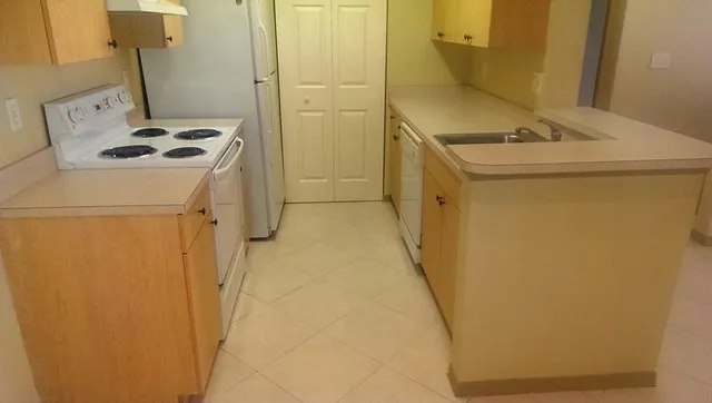 $1,950 | 10276 Fox Trail Road South, Unit 111, West Palm Beach, FL 33411