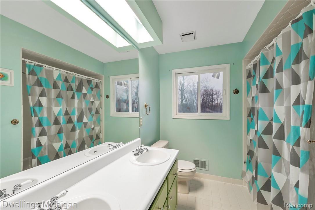 3633 Summit Ridge Drive Rochester, MI 48306 - Photo 43 of 53 3633-Summit-Ridge-Drive-Rochester-Hills-48306-windowstill-43.jpg