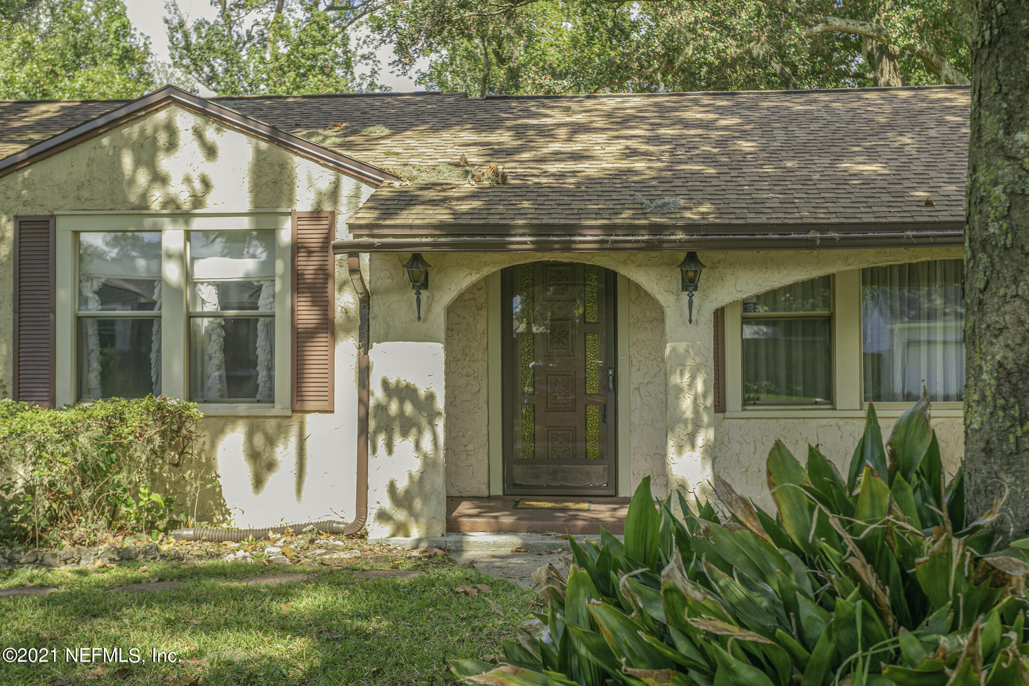 3719 Lilly Road North Jacksonville, FL 32207 - Photo 5 of 61 a front view of a house