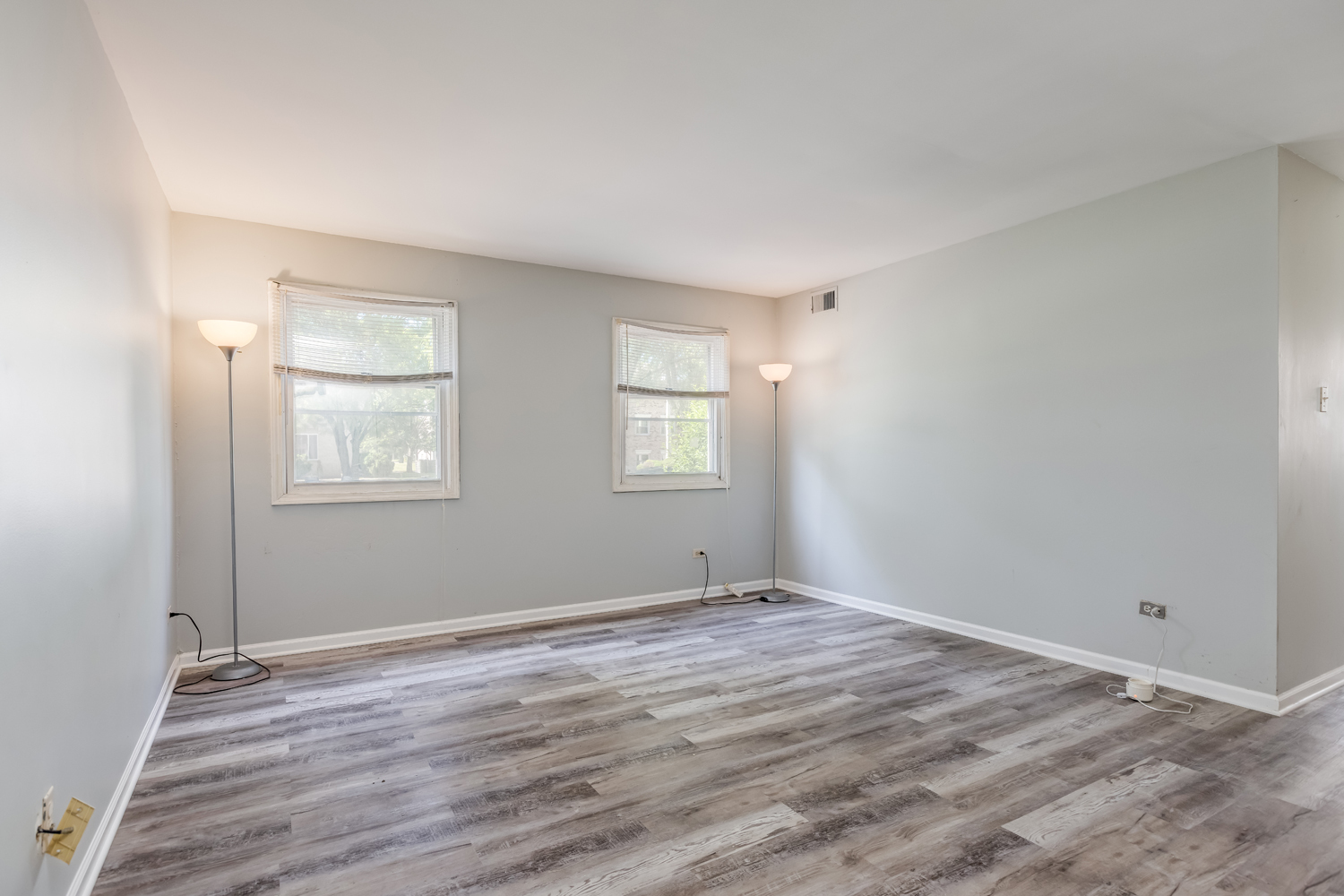 4042 Charleston Road Matteson, IL 60443 - Photo 11 of 27