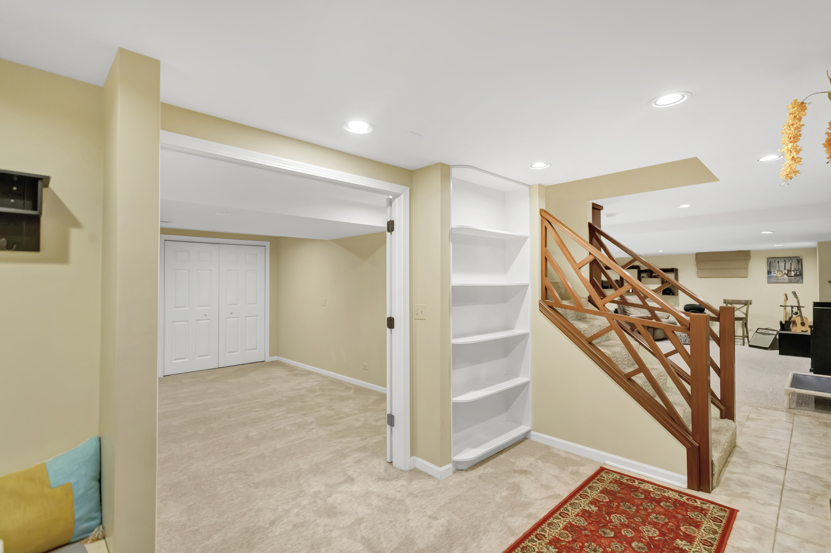 985 Chapel Court North Glen Ellyn, IL 60137 - Photo 37 of 46 a view of an empty room