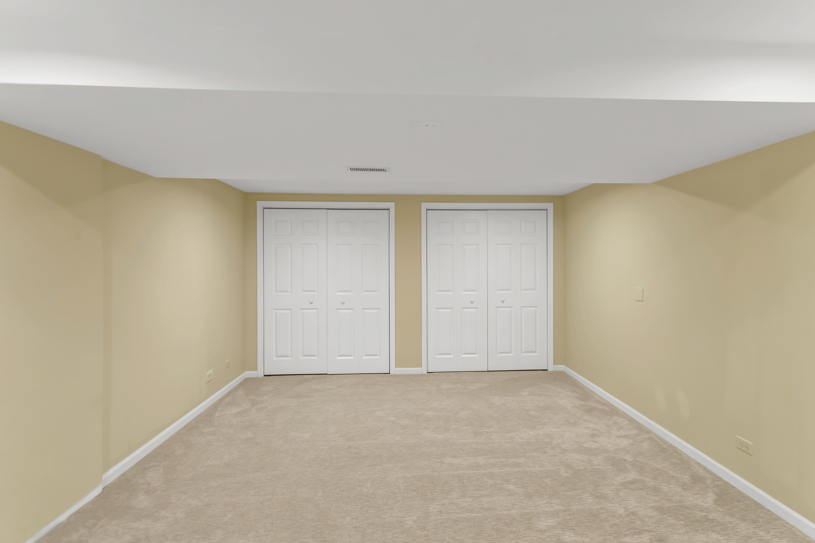 985 Chapel Court North Glen Ellyn, IL 60137 - Photo 38 of 46 a view of room