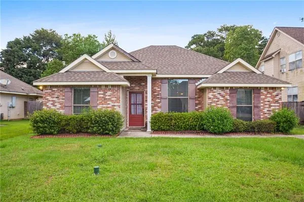 $2,200 | 2143 3rd Street, Mandeville, LA 70471