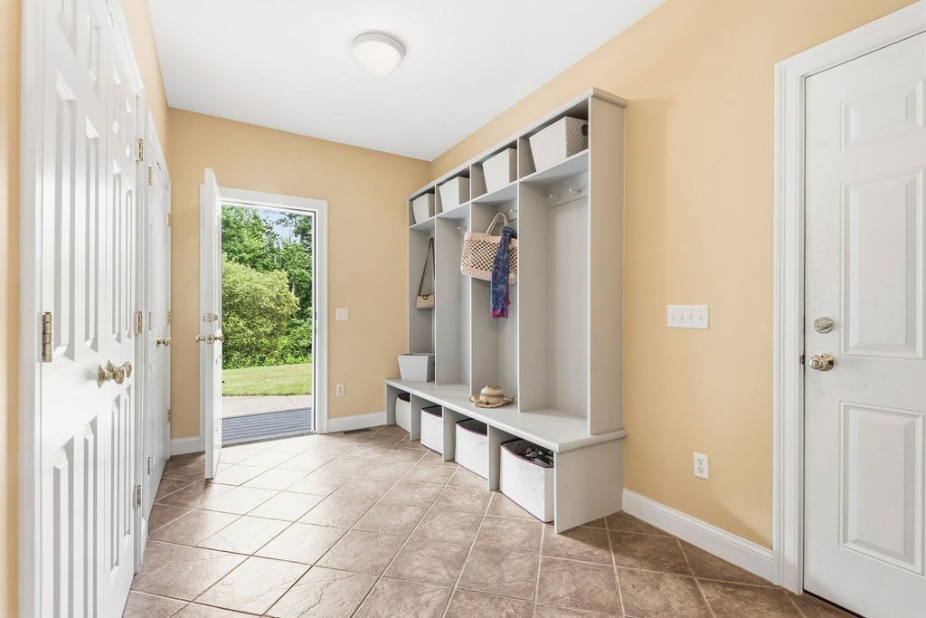 39 Letendre Road Seekonk, MA 02771 - Photo 4 of 42