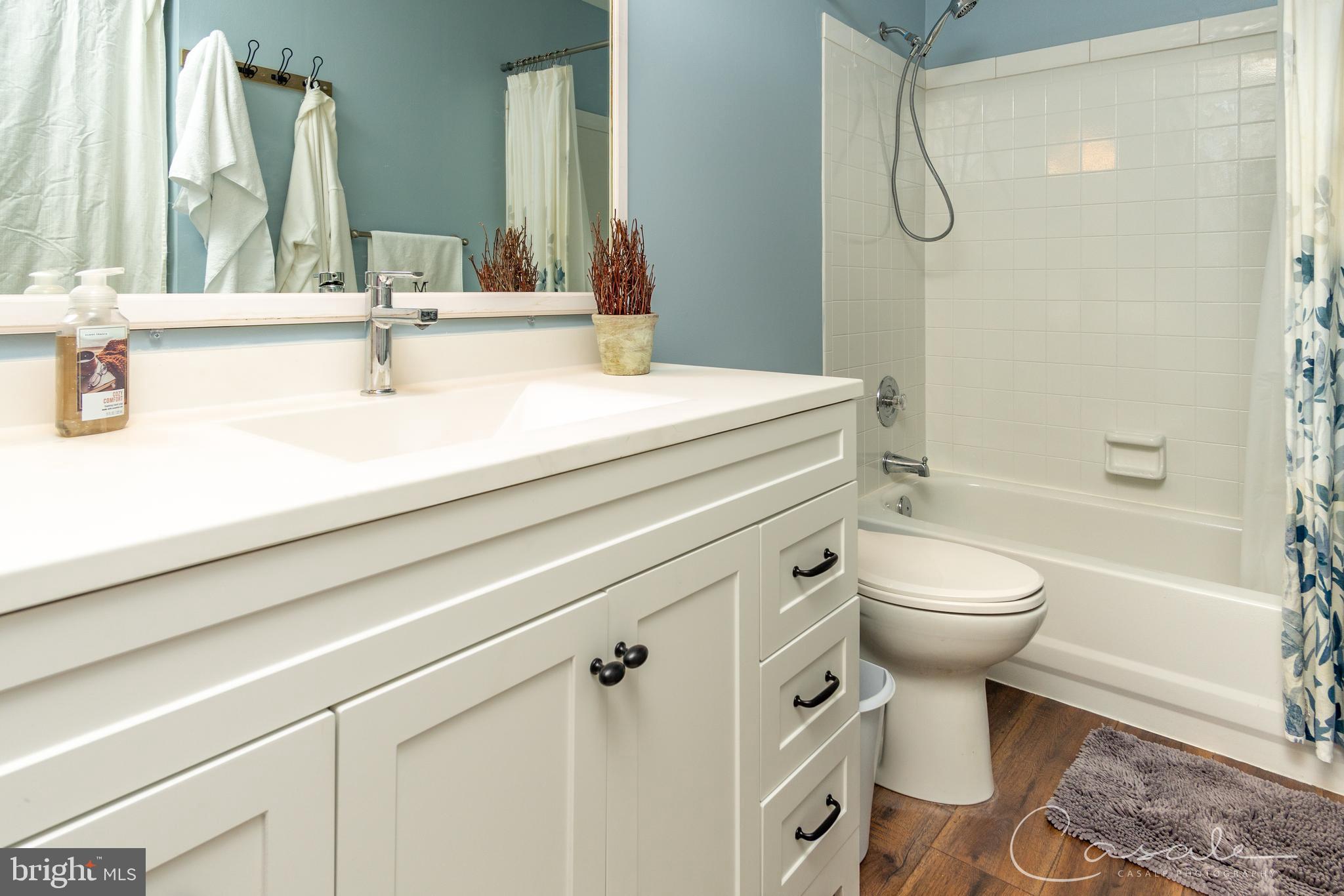 811 Benjamin Road Bel Air, MD 21014 - Photo 20 of 51 Hall Bathroom with Tub/Shower