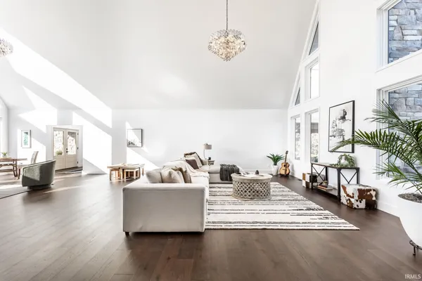 $999,000 | 13808 West 500th Street North, Jasonville, IN 47438