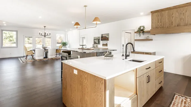 $999,000 | 13808 West 500th Street North, Jasonville, IN 47438