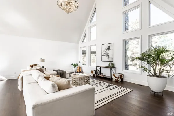 $999,000 | 13808 West 500th Street North, Jasonville, IN 47438