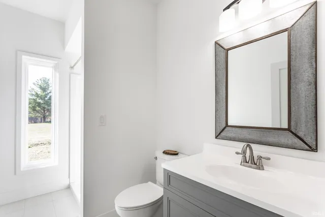 $999,000 | 13808 West 500th Street North, Jasonville, IN 47438