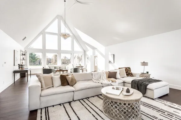 $999,000 | 13808 West 500th Street North, Jasonville, IN 47438