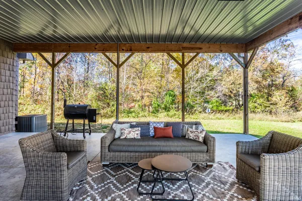 $999,000 | 13808 West 500th Street North, Jasonville, IN 47438