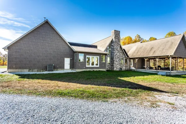 $999,000 | 13808 West 500th Street North, Jasonville, IN 47438