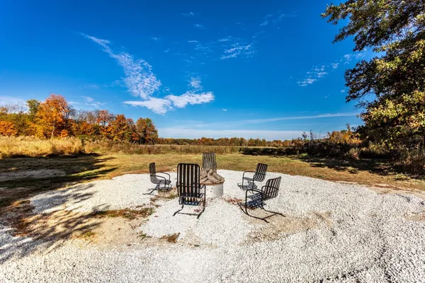 $999,000 | 13808 West 500th Street North, Jasonville, IN 47438