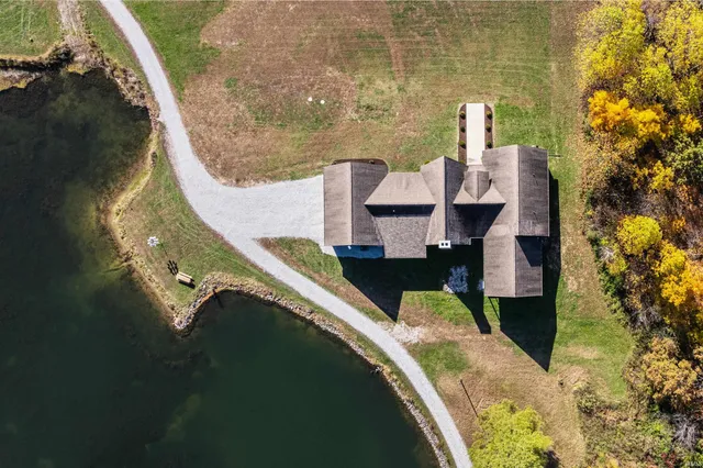 $999,000 | 13808 West 500th Street North, Jasonville, IN 47438