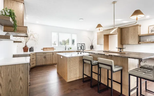 $999,000 | 13808 West 500th Street North, Jasonville, IN 47438