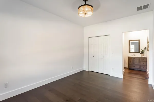 $999,000 | 13808 West 500th Street North, Jasonville, IN 47438