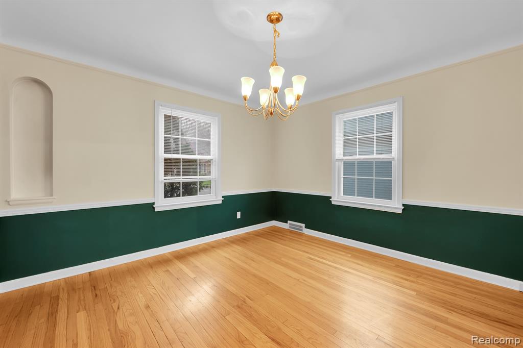 909 Columbia Road Berkley, MI 48072 - Photo 12 of 28