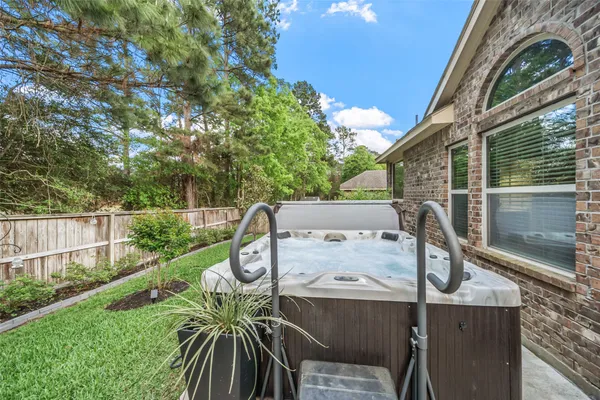 $414,500 | 1940 Honey Laurel Drive, Conroe, TX 77304