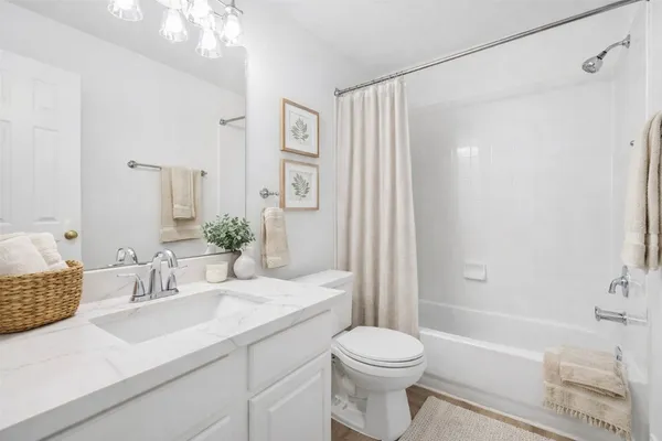 $1,850 | 211 Blushwood Place, The Woodlands, TX 77382