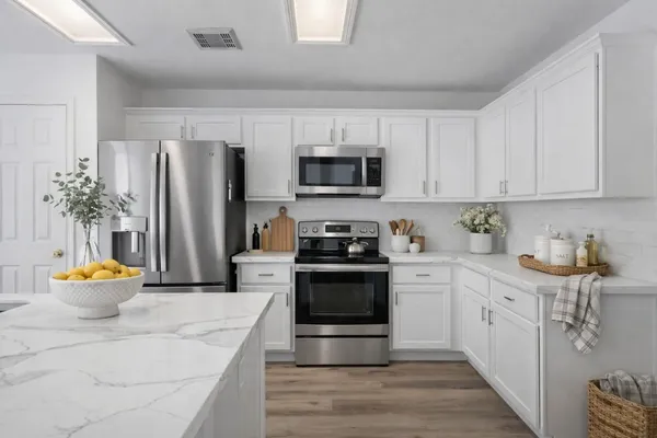 $1,850 | 211 Blushwood Place, The Woodlands, TX 77382