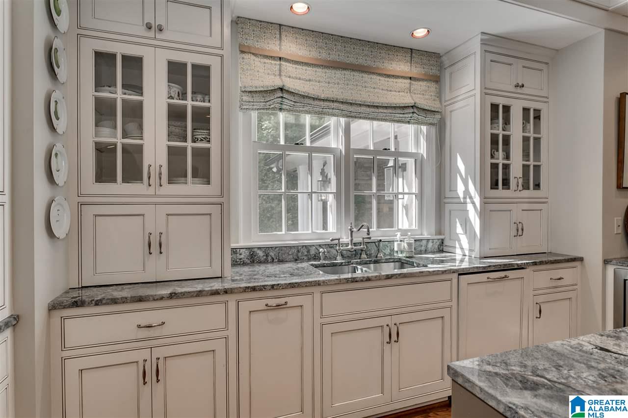 31 Woodhill Road Birmingham, AL 35213 - Photo 16 of 48