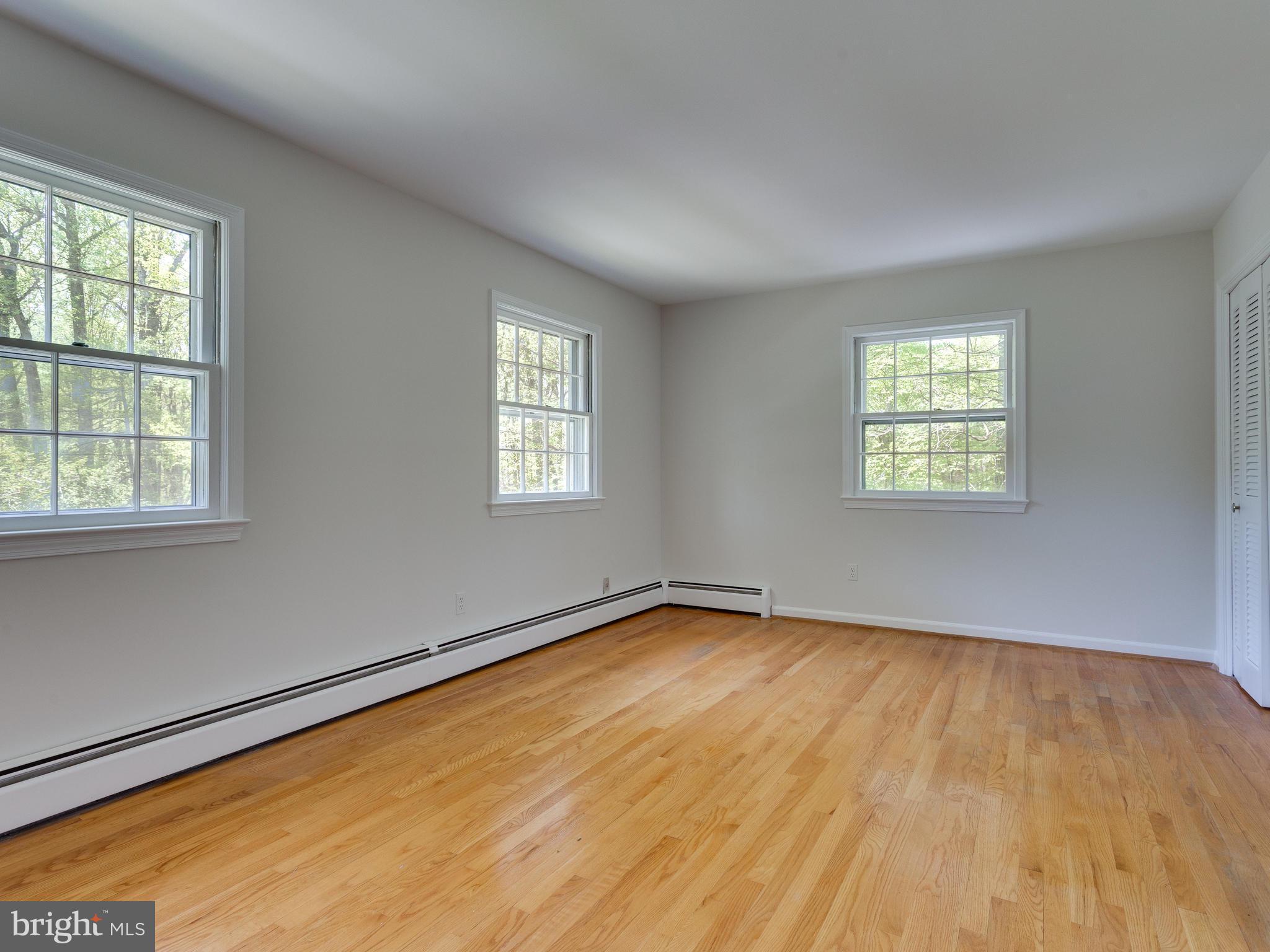 7828 Langley Ridge Road McLean, VA 22102 - Photo 18 of 28 Master Bedroom with Full Master Bath Main Level