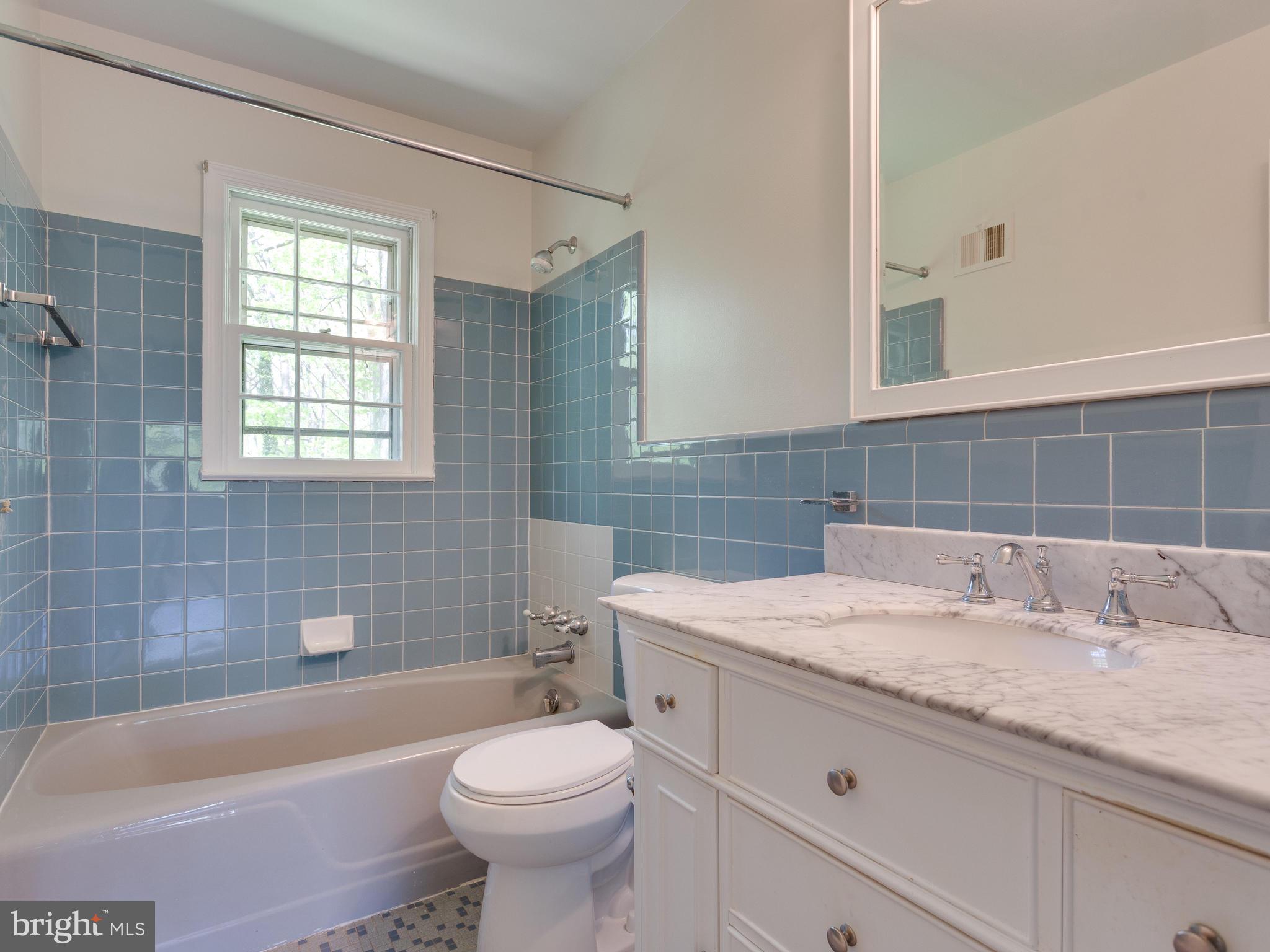 7828 Langley Ridge Road McLean, VA 22102 - Photo 20 of 28 Full Bath off Hallway on Main Level