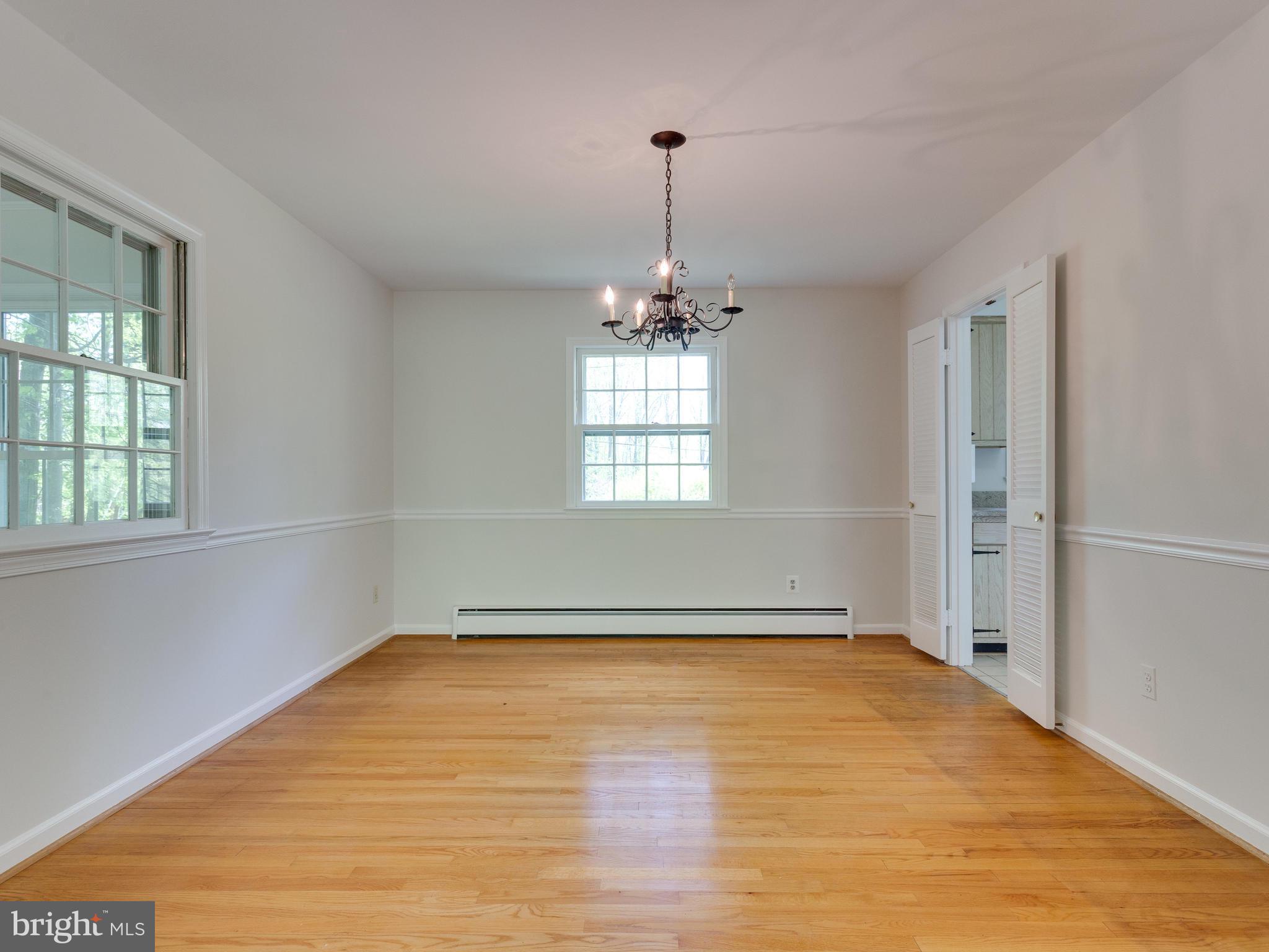 7828 Langley Ridge Road McLean, VA 22102 - Photo 8 of 28 Large Dining Room off Kitchen.